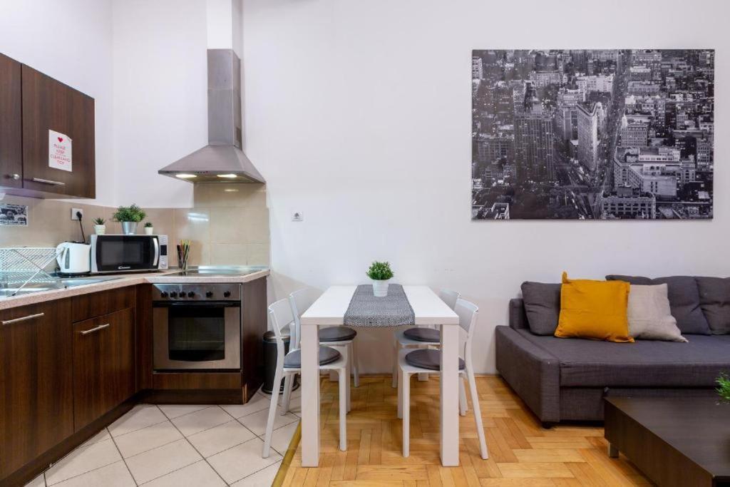 Downtown Home In The Gozsdu Garden Βουδαπέστη Εξωτερικό φωτογραφία